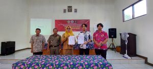 Read more about the article Fakultas Hukum Universitas Kuningan jalin kerjasama MoA dengan Desa Cikondang Kecamatan Hantara Kabupaten Kuningan